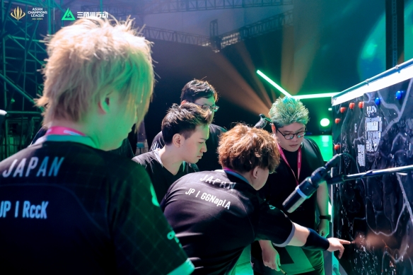 竞争对手在 竞争对手在